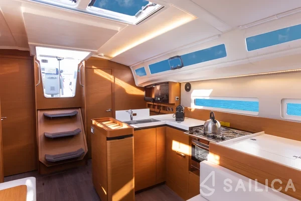 Sun Odyssey 410 - Yacht Charter Sailica