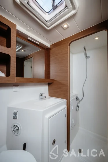 Lagoon 42 - Yacht Charter Sailica