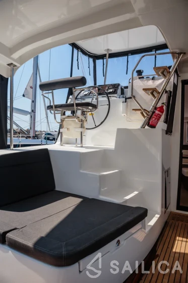 Lagoon 42 - Yacht Charter Sailica