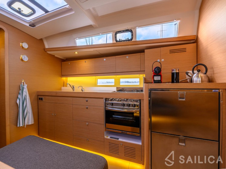 Dufour 460 GL - Yacht Charter Sailica