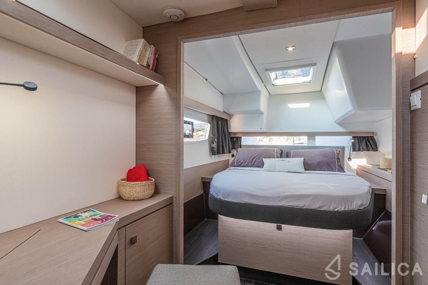 Isla 40 - Yacht Charter Sailica