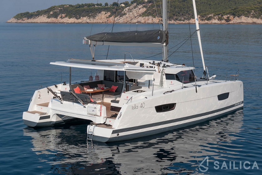 Isla 40 - Yacht Charter Sailica