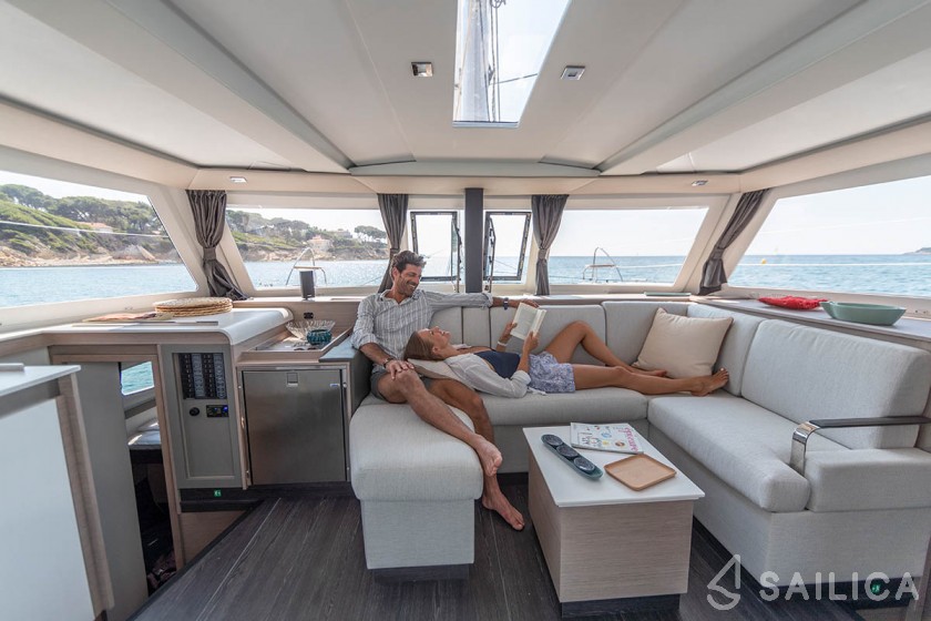 Isla 40 - Yacht Charter Sailica