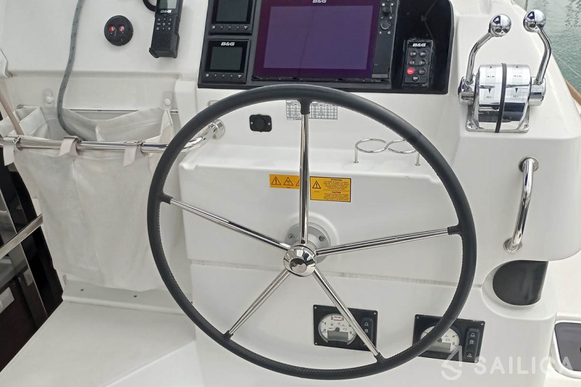 Lagoon 40 - Yacht Charter Sailica