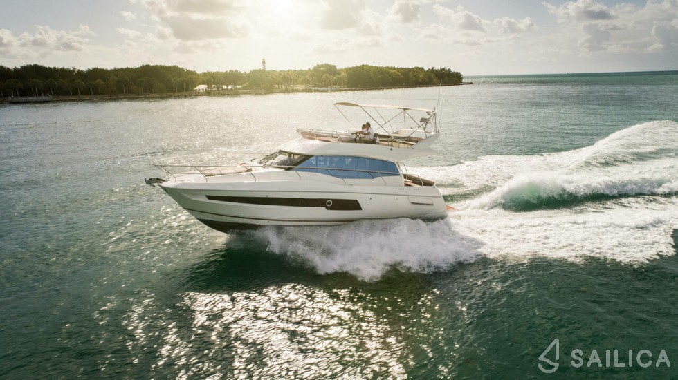 Prestige 46 Fly - Yacht Charter Sailica