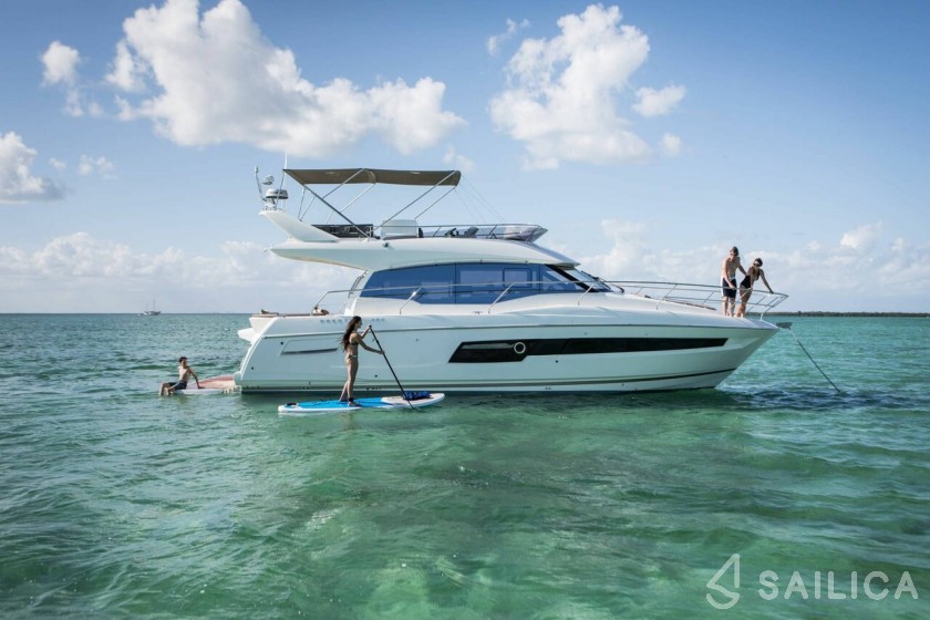Prestige 46 Fly - Yacht Charter Sailica