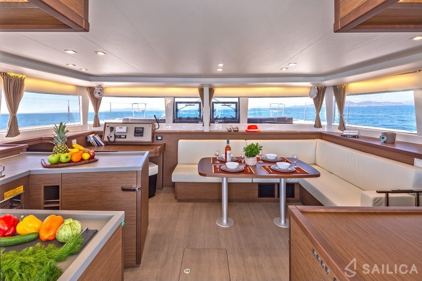Lagoon 450 - Yacht Charter Sailica