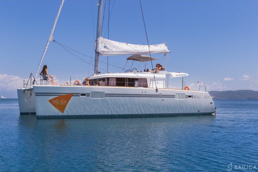 Lagoon 450 - Yacht Charter Sailica