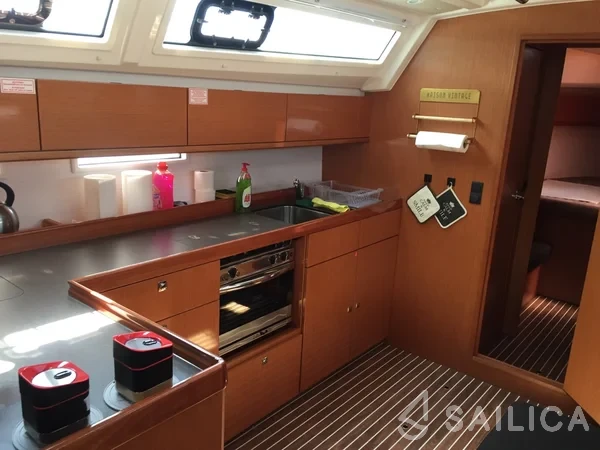Bavaria 46 Cruiser - Yacht Charter Sailica