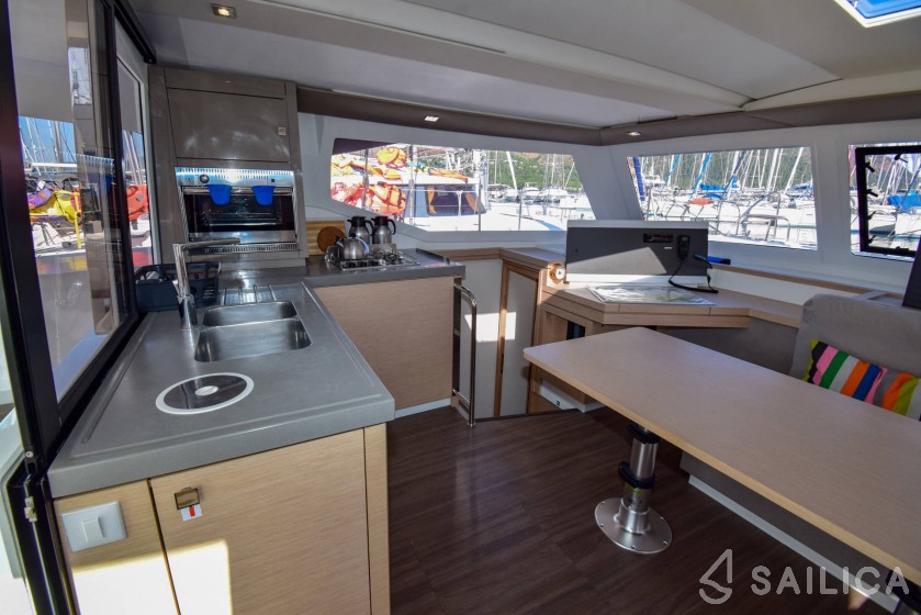 Lucia 40 - Yacht Charter Sailica