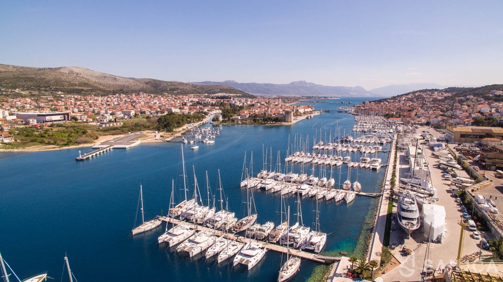 Grandezza 25s - Yacht Charter Sailica