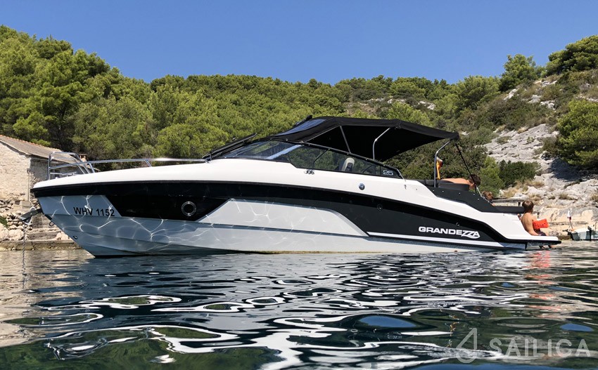 Grandezza 25s - Yacht Charter Sailica