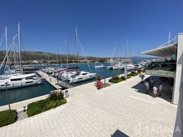 Grandezza 25s - Yacht Charter Sailica