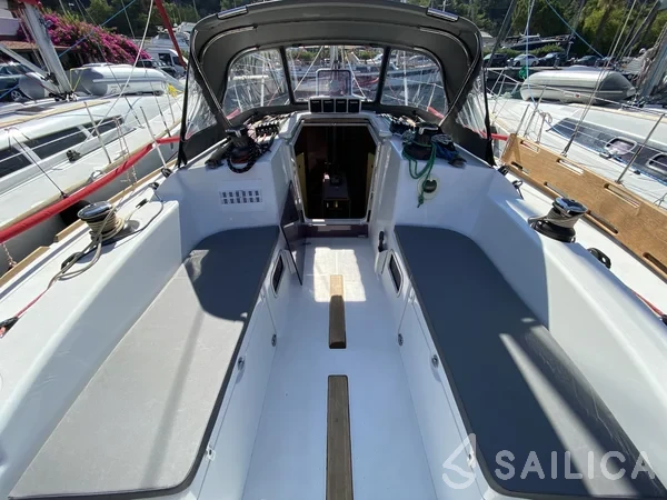 First 40 - Yacht Charter Sailica