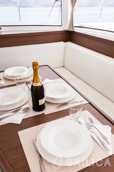 Lagoon 42 - Yacht Charter Sailica