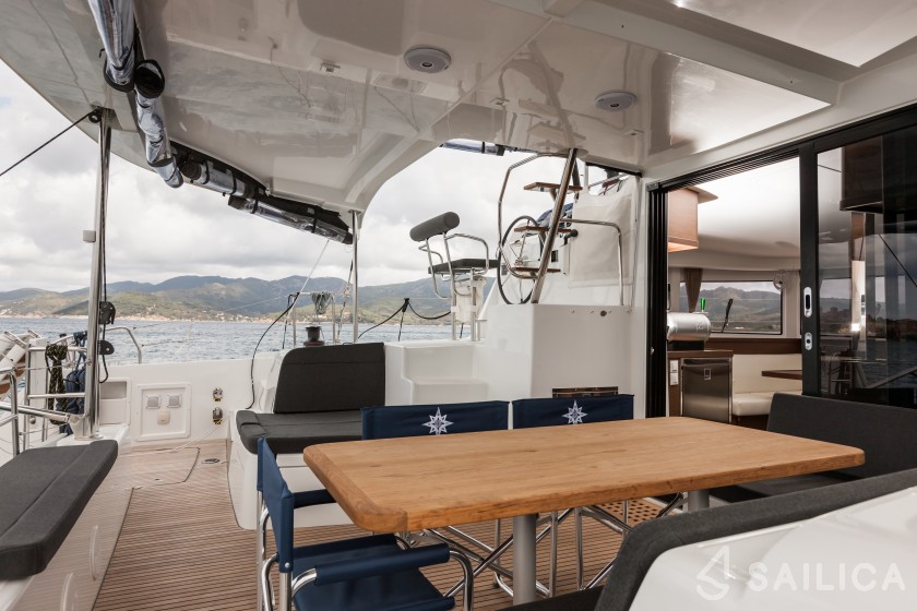 Lagoon 42 - Yacht Charter Sailica