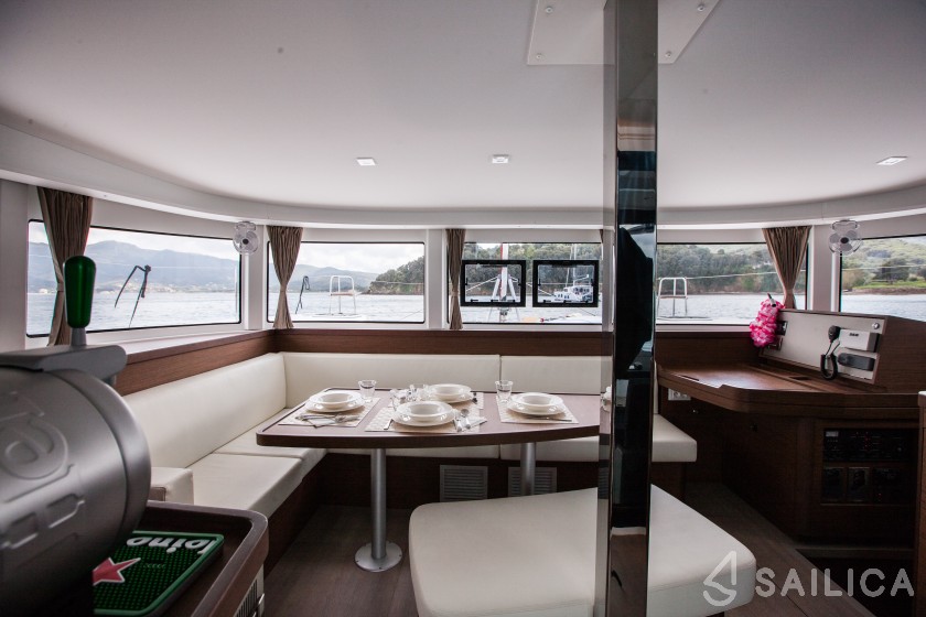 Lagoon 42 - Yacht Charter Sailica