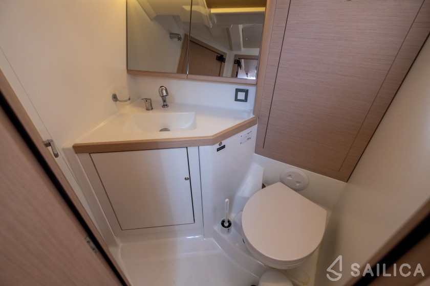Oceanis 46.1 - Yacht Charter Sailica