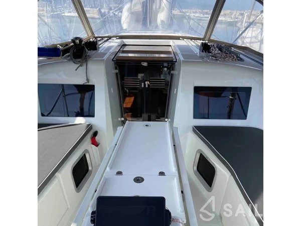 Sun Odyssey 410 - Yacht Charter Sailica