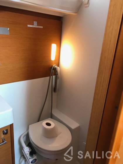 Sun Odyssey 519 - Yacht Charter Sailica
