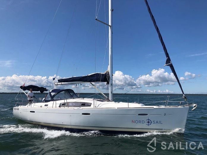 Oceanis 43 - Yacht Charter Sailica