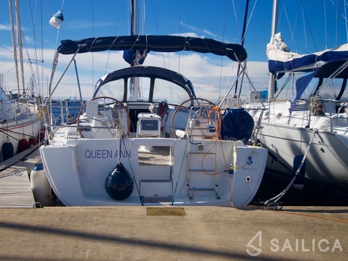 Oceanis 43 - Yacht Charter Sailica