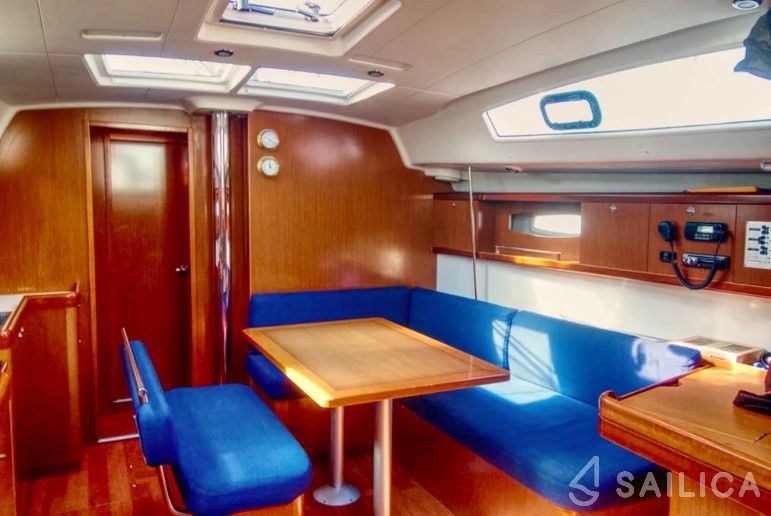 Oceanis 43 - Yacht Charter Sailica