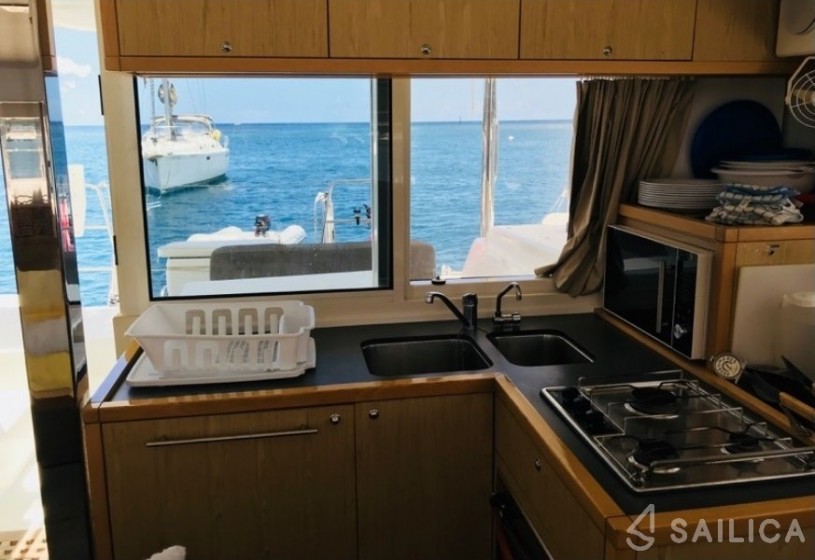 Lagoon 39 - Yacht Charter Sailica