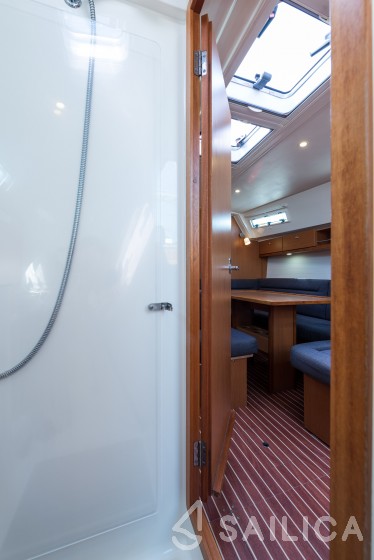 Bavaria 45 Cruiser - Yacht Charter Sailica