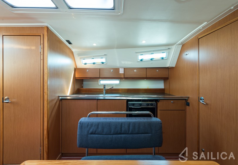 Bavaria 45 Cruiser - Yacht Charter Sailica
