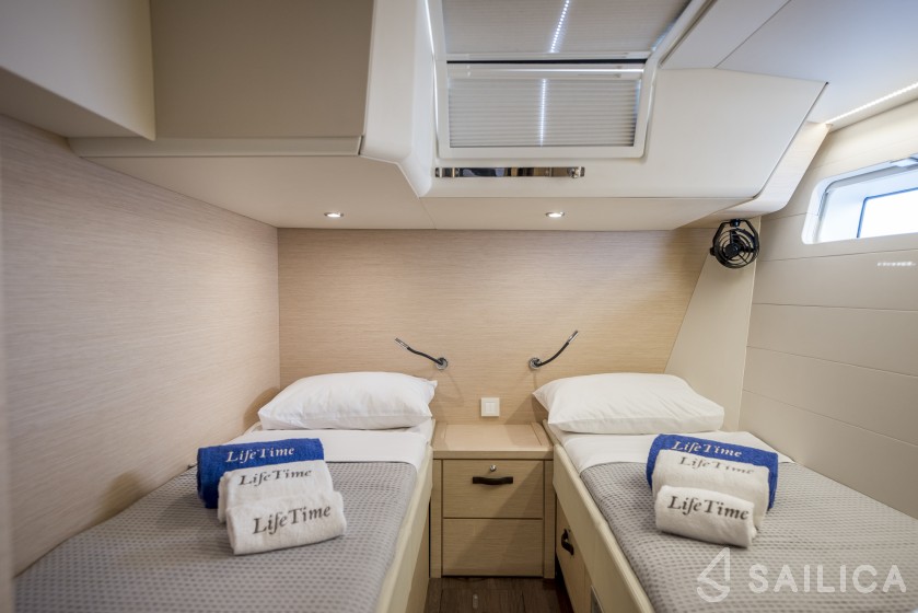 Jeanneau 64 - Yacht Charter Sailica
