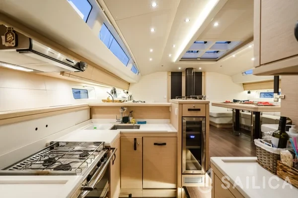 Jeanneau 64 - Yacht Charter Sailica