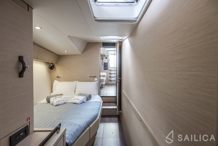 Jeanneau 64 - Yacht Charter Sailica