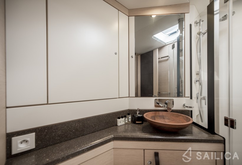 Jeanneau 64 - Yacht Charter Sailica