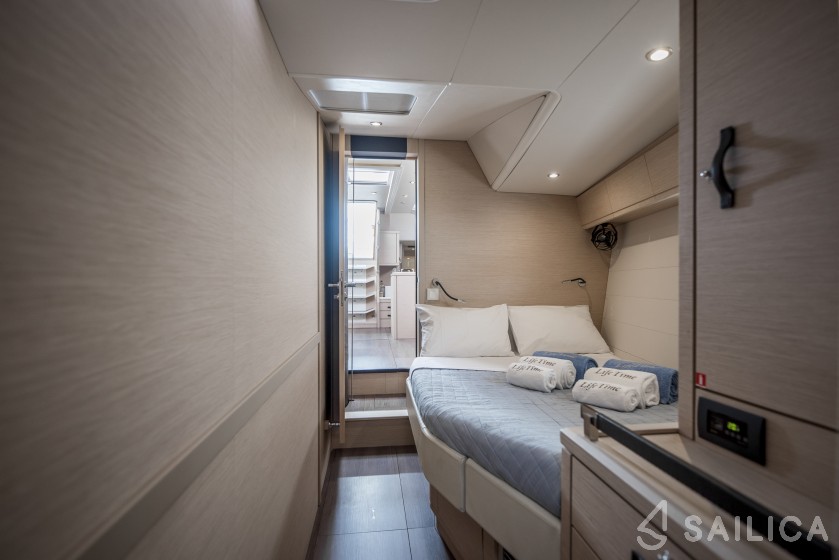 Jeanneau 64 - Yacht Charter Sailica