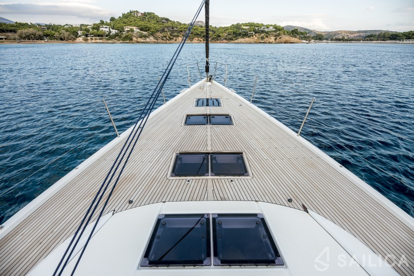 Jeanneau 64 - Yacht Charter Sailica