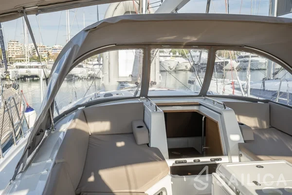 Jeanneau 54 - Yacht Charter Sailica