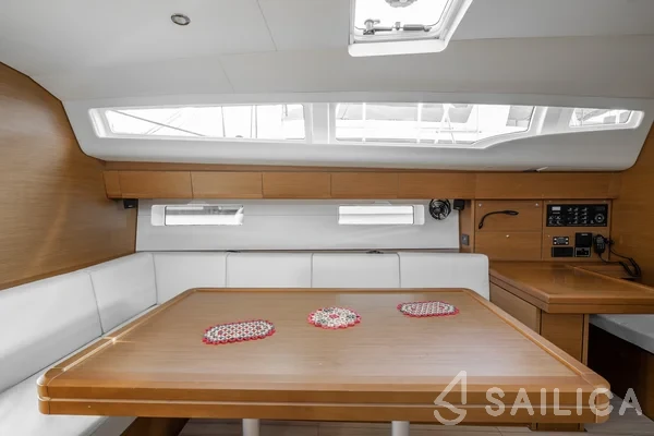 Jeanneau 54 - Yacht Charter Sailica