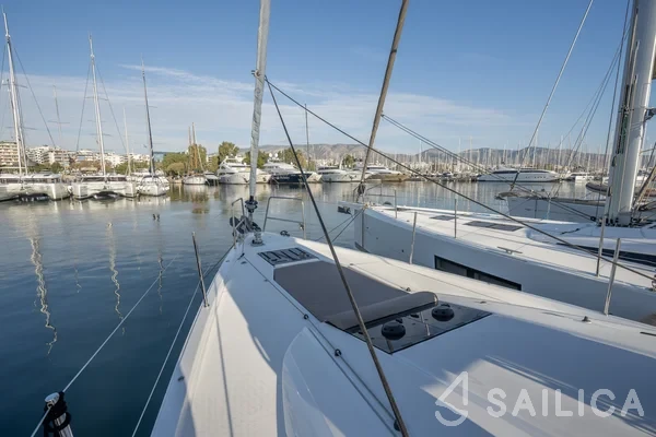 Jeanneau 54 - Yacht Charter Sailica