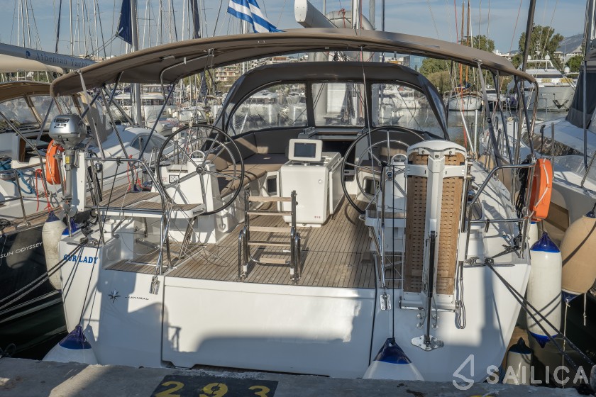 Jeanneau 54 - Yacht Charter Sailica
