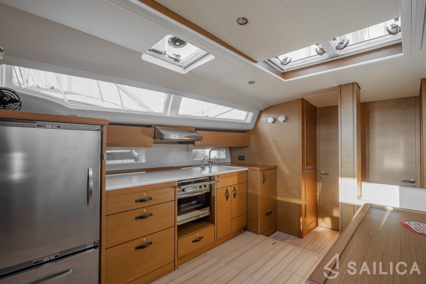 Jeanneau 54 - Yacht Charter Sailica