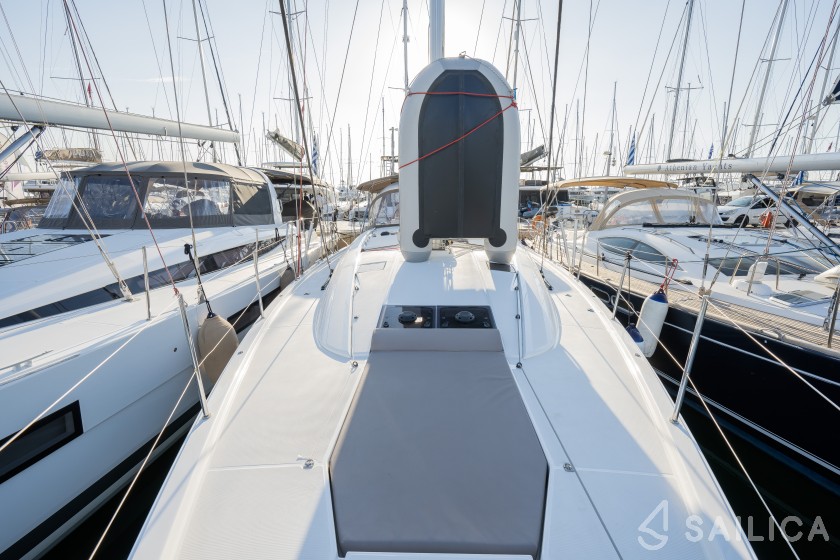 Jeanneau 54 - Yacht Charter Sailica