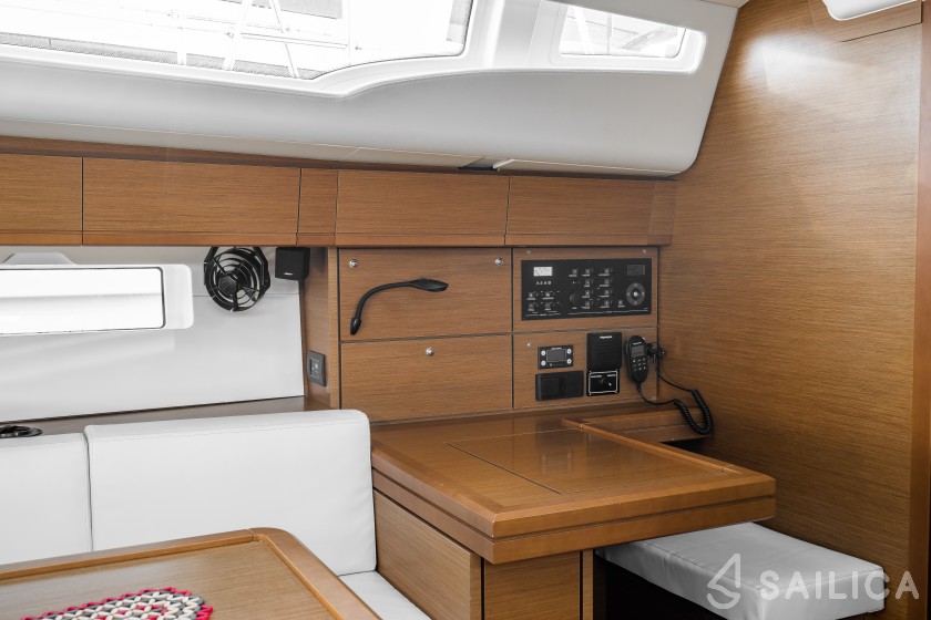 Jeanneau 54 - Yacht Charter Sailica