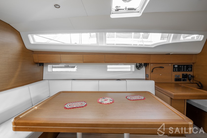 Jeanneau 54 - Yacht Charter Sailica