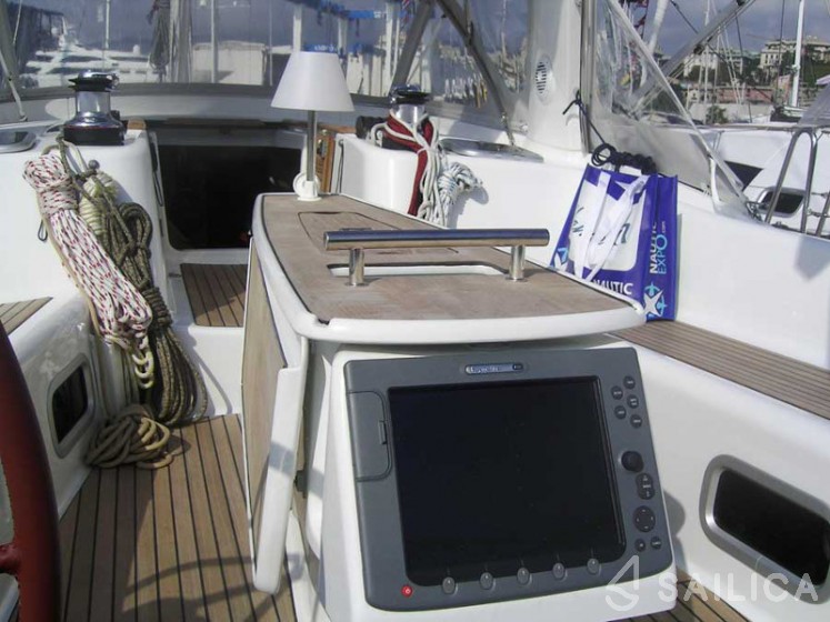 Oceanis 50 Family - Yacht Charter Sailica