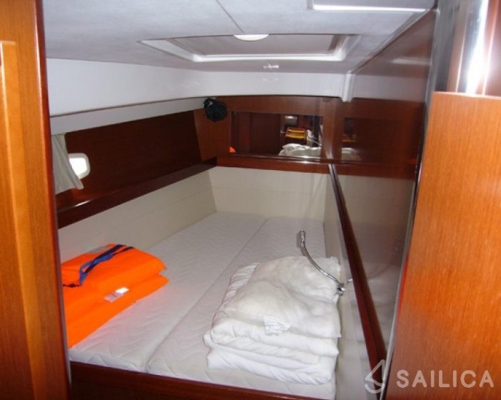 Oceanis 50 Family - Yacht Charter Sailica