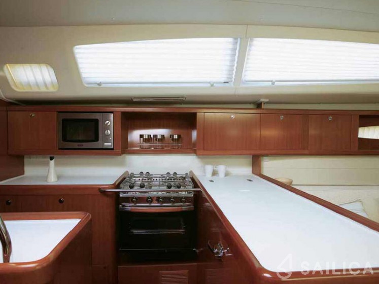 Oceanis 46 - Yacht Charter Sailica