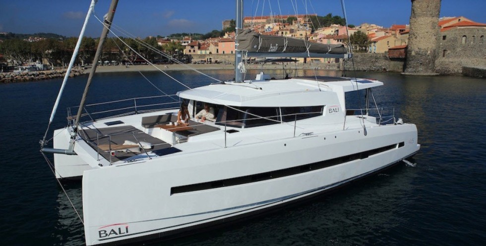 Bali 4.1 - Yacht Charter Sailica