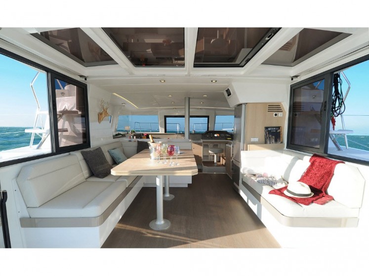 Bali 4.1 - Yacht Charter Sailica