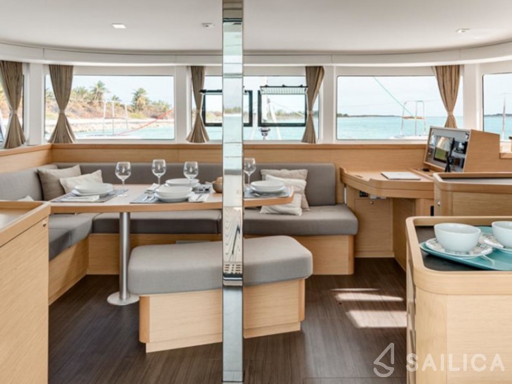 Lagoon 42 - Yacht Charter Sailica